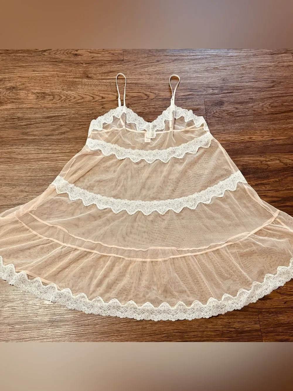 Victoria’s Secret Tiered Sheer Nightie Chemise Cream and Peach Color Large